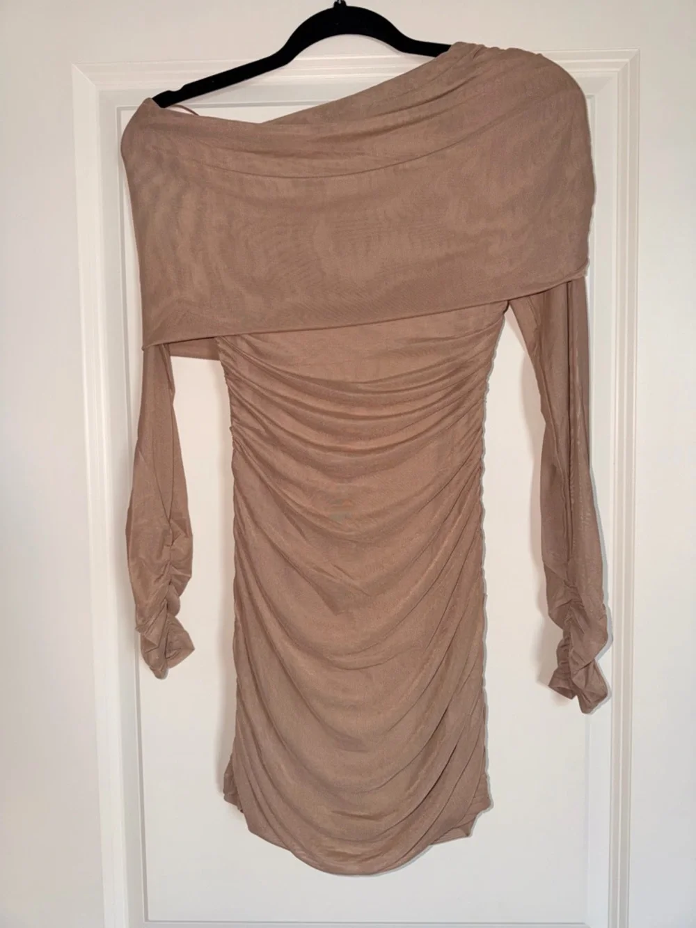 VICI Long Sleeve One-Shoulder Ruched Mini Dress - Taupe size Small NEW! - Picture 4 of 9